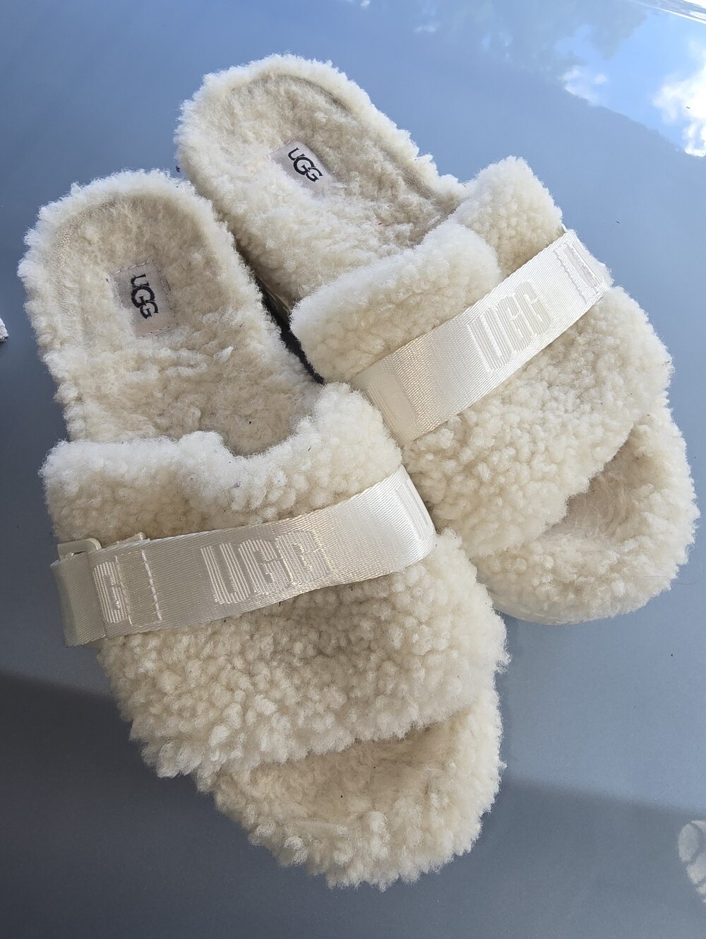 UGG Fluffita Slides